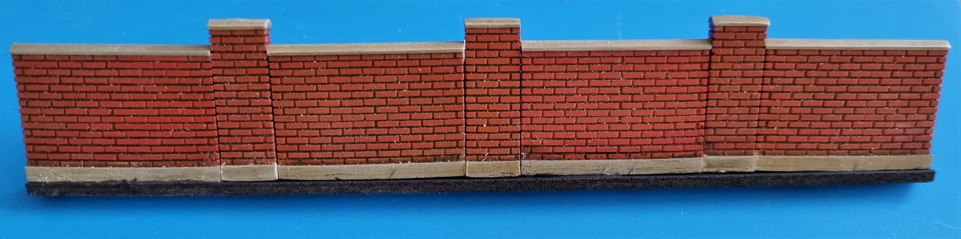 Brick wall (15cm)