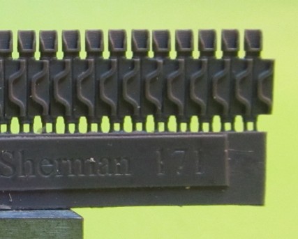 M4 tracks type T74 with extended end connectors type 1